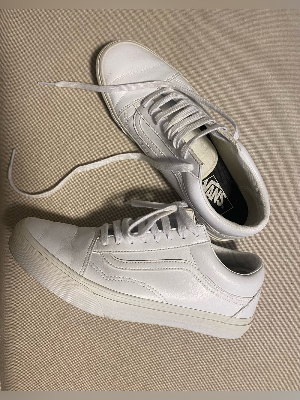 Vans UNISEX Old Skool, Off the Wall, True White Low-Top Leather Sneakers
